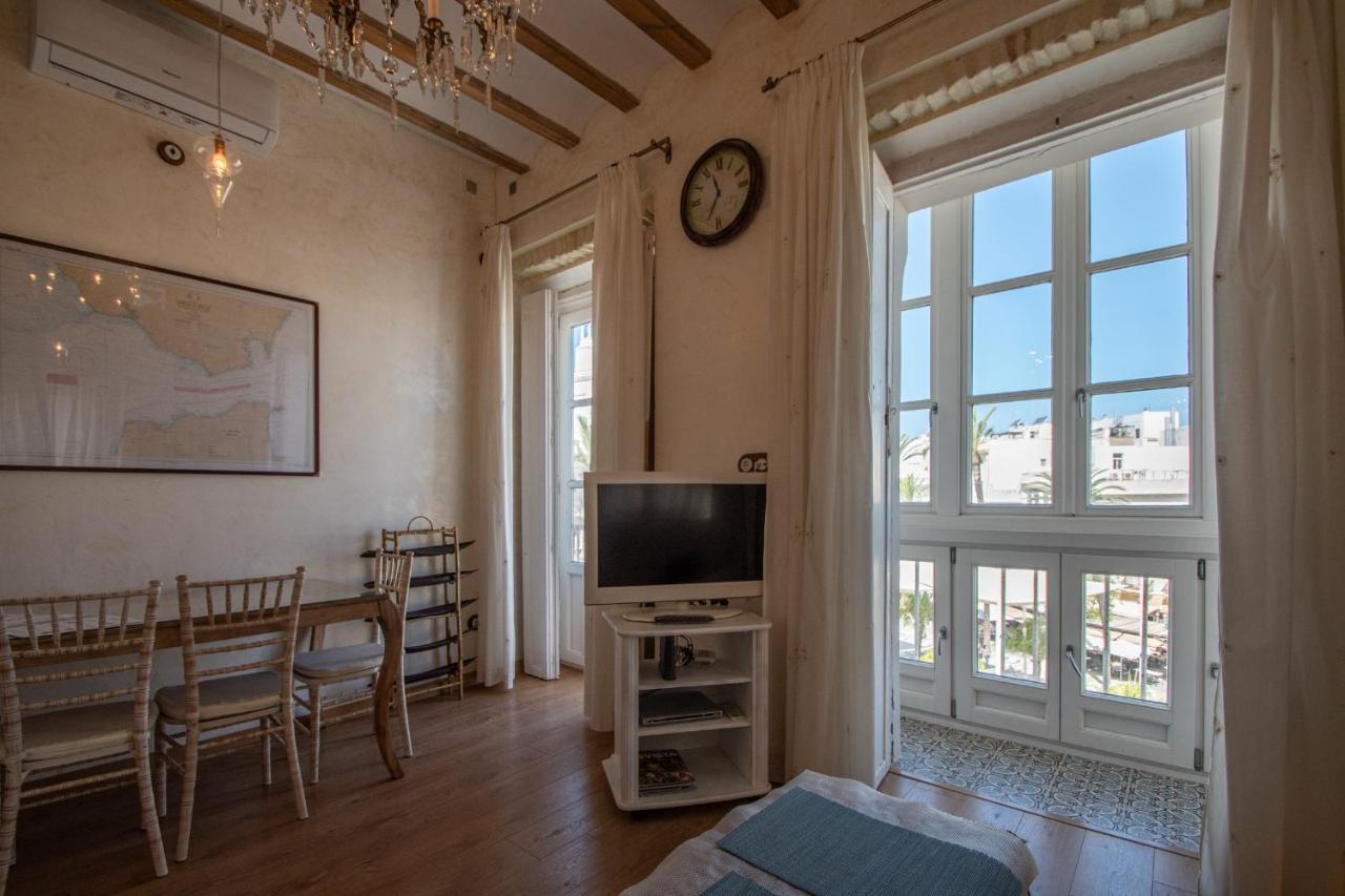 Apartamento Sherezade Y La Ciudad De กาดิซ ภายนอก รูปภาพ